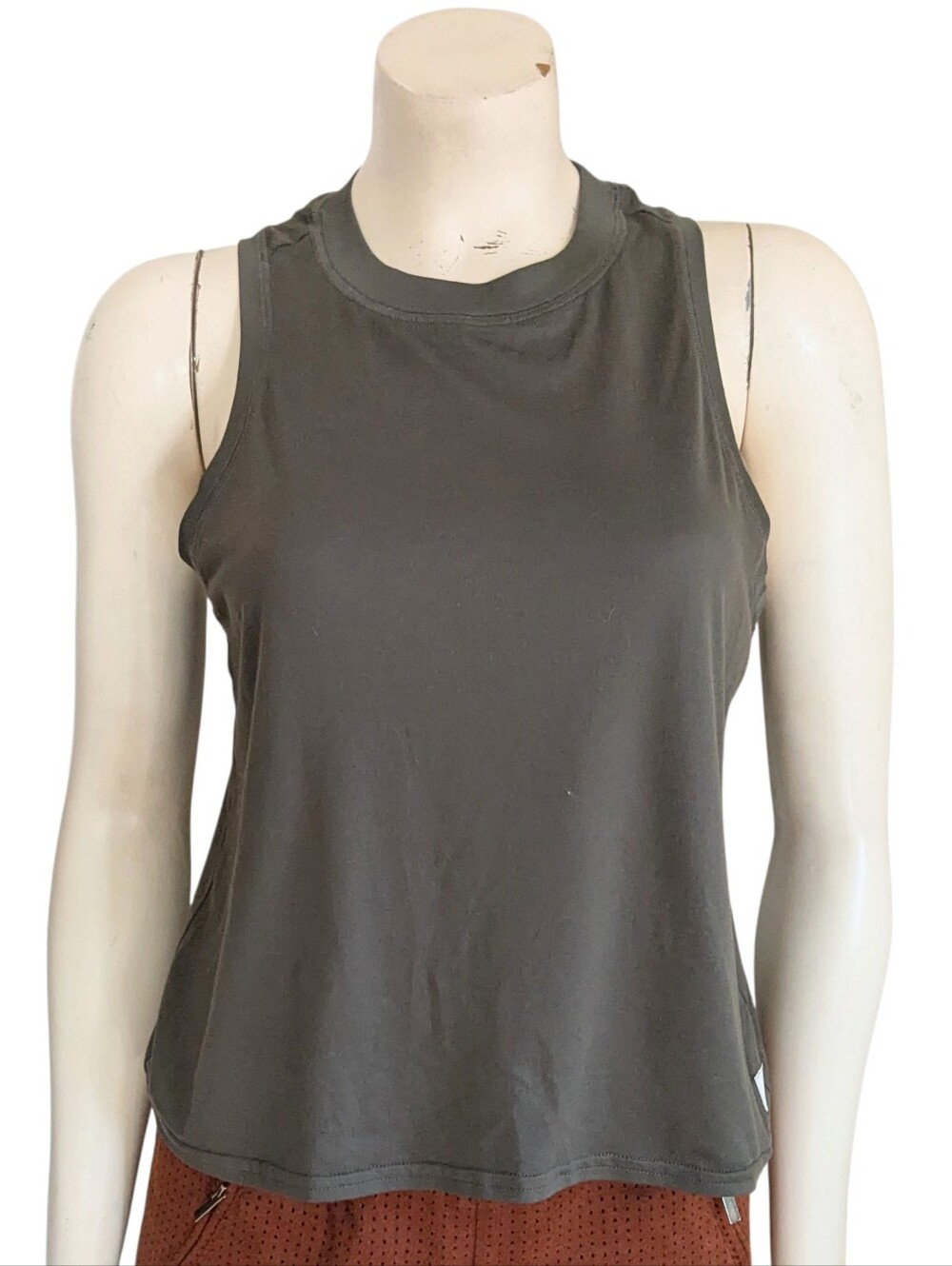 Vuori Energy Tank Olive Green Size Small